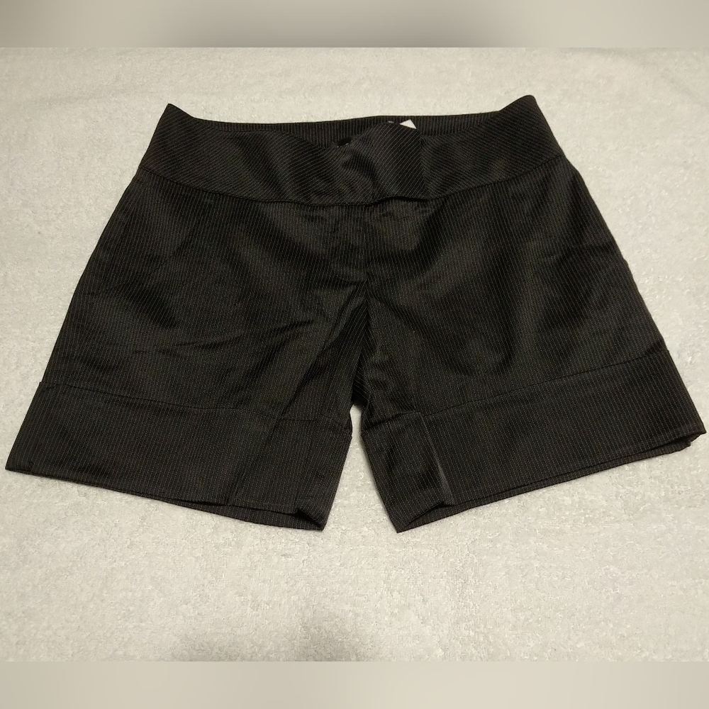 BNWT Bebe Dressy Black & White Striped Shorts - Size 6
